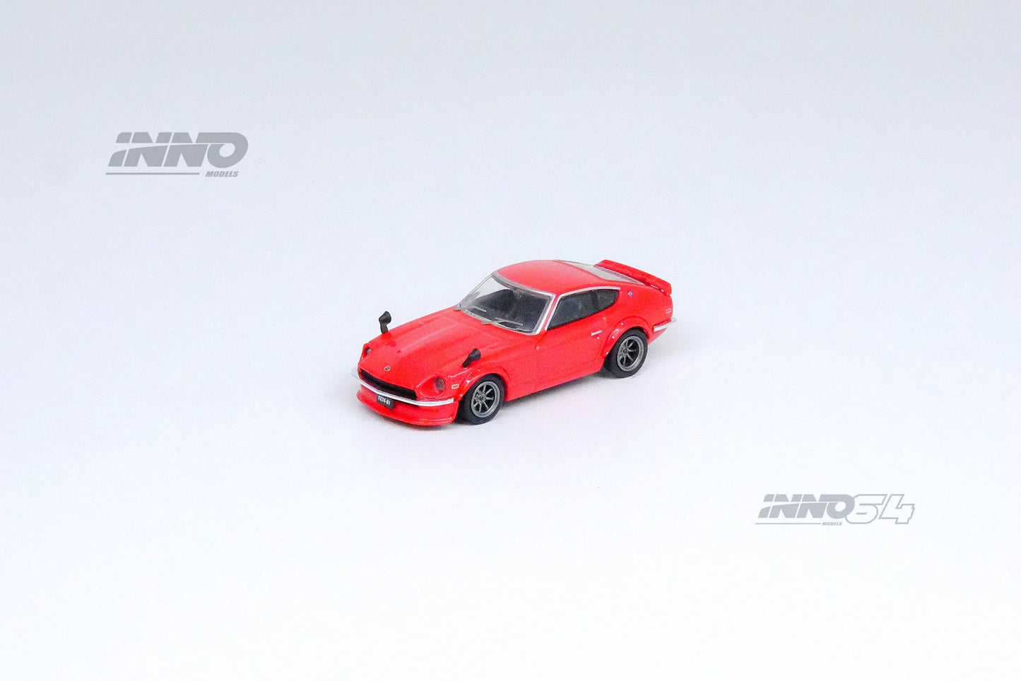 INNO64 1:64 NISSAN FAIRLADY Z (S30) RED