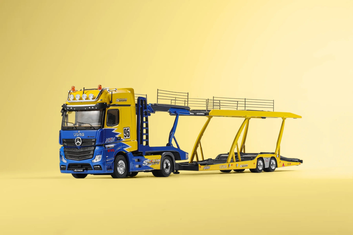 GCD Spoon Actros Gigaspace 4x2 Trailer Truck FD2 #95 Model Diecast Metal Car