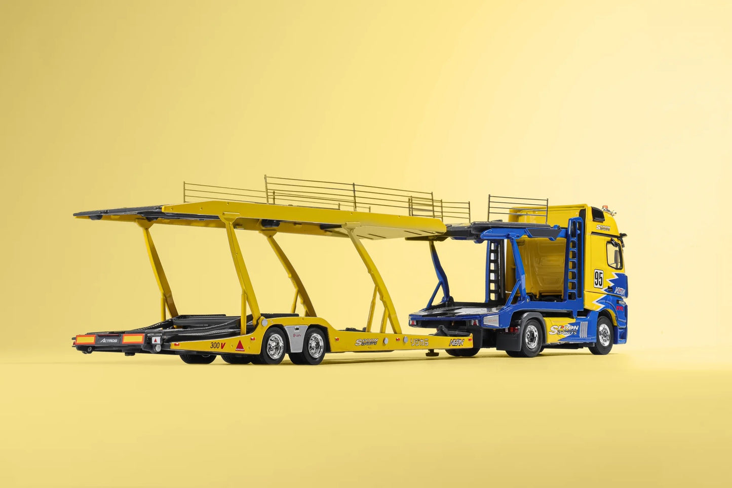 GCD Spoon Actros Gigaspace 4x2 Trailer Truck FD2 #95 Model Diecast Metal Car