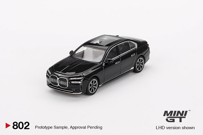 Mini GT 1:64 BMW i7 xDrive60 Black Sapphire (802)