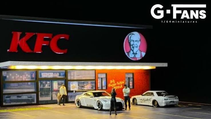 (Preorder) G-Fans KFC Diorama Building (car models and figures NOT included)
