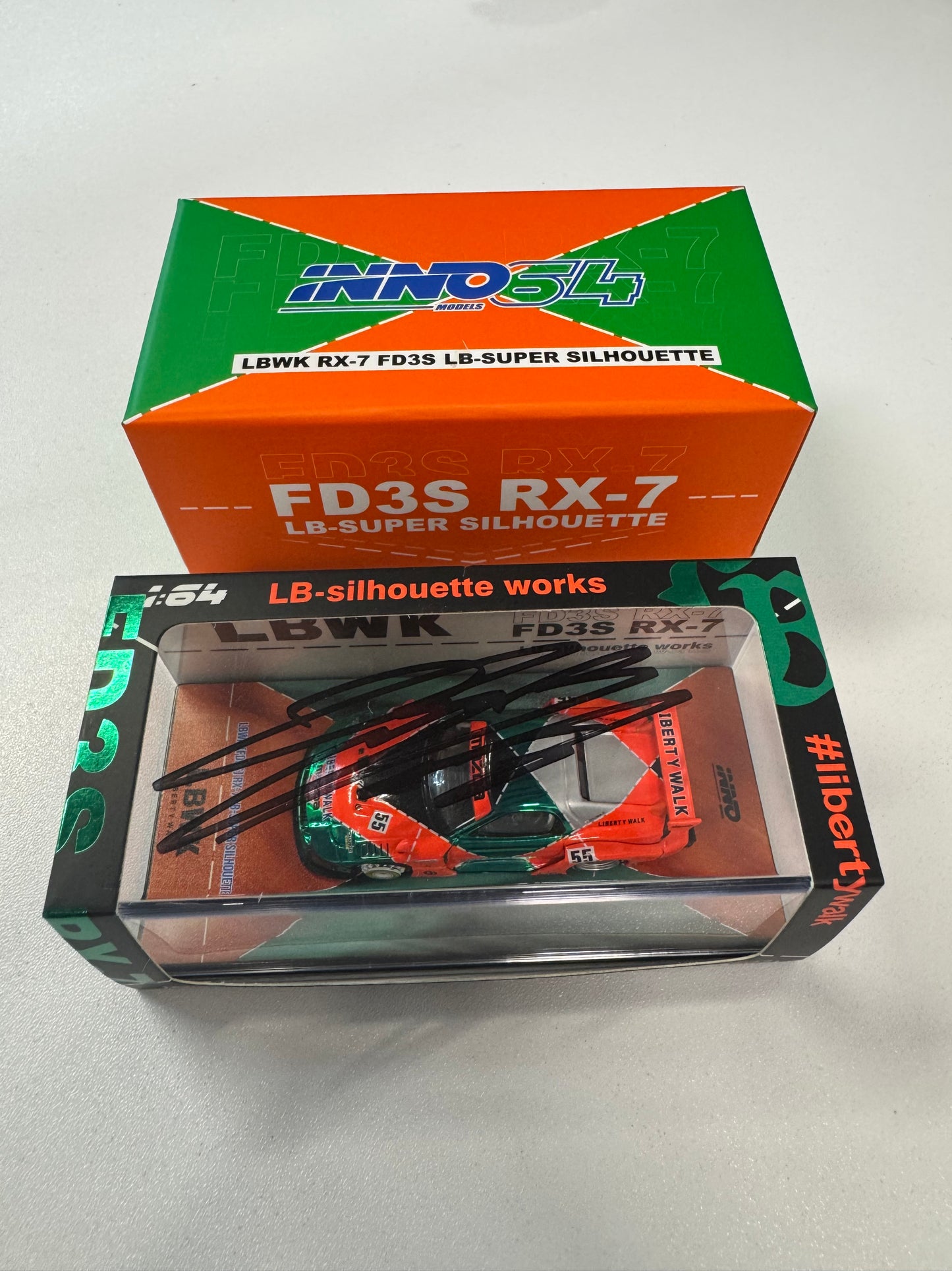 INNO64 LBWK RX7 (FD3S) LB-SUPER SILHOUETTE Chase Signed by Hyuma