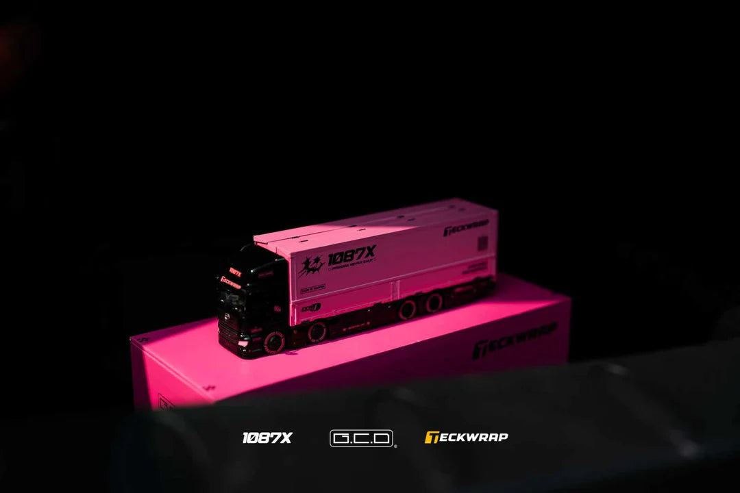 (Preorder) GCD 1:64 Hino700 (1087X livery with Dual-Licensed Teckwrap)
