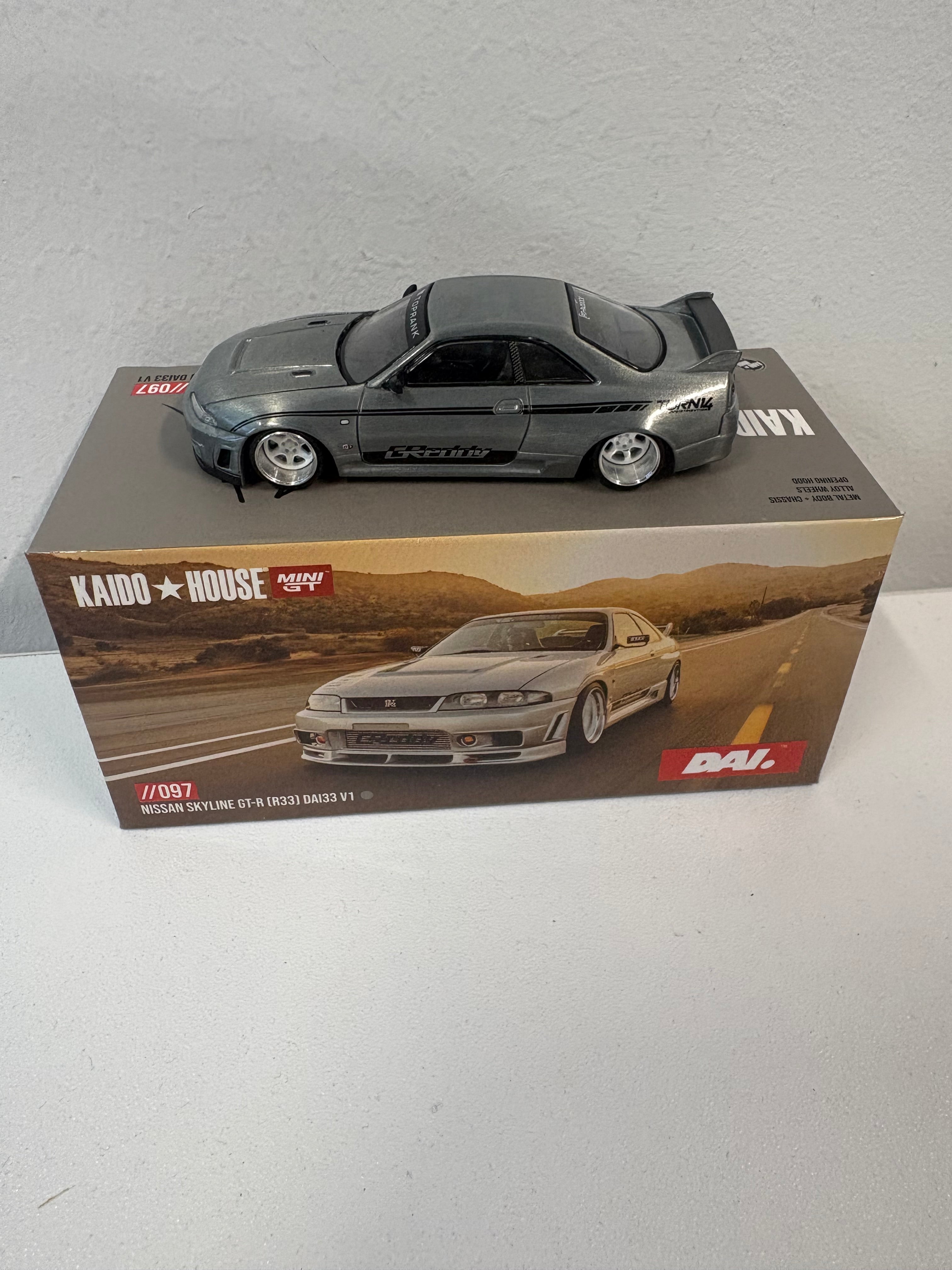 MINI GT 1:64 LIBERTY WALK×XLARGE LB-Silhouette WORKS GT NISSAN