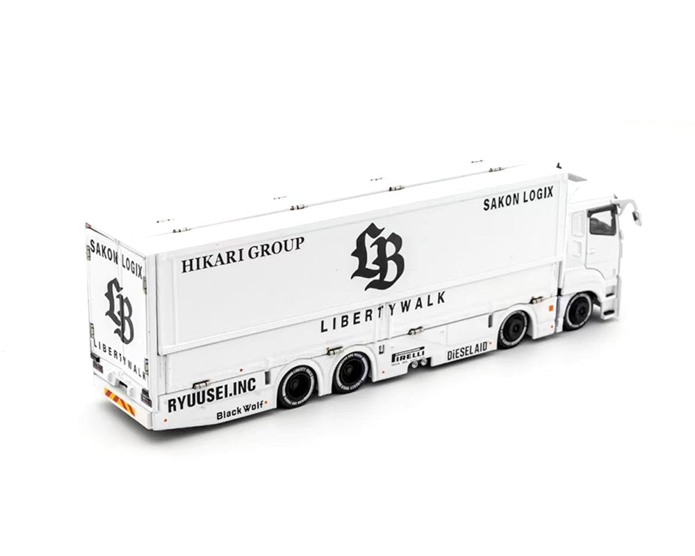 GCD 1:64 Liberty Walk LB-Trucks Mitsubishi Fuso Super Great Transporter Sakon Logix – White
