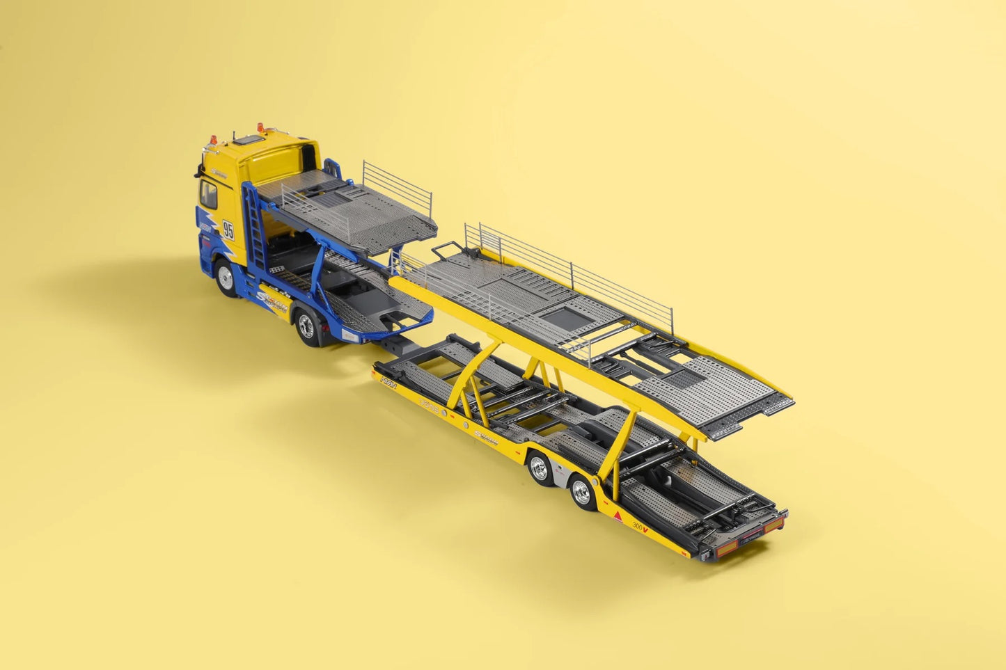GCD Spoon Actros Gigaspace 4x2 Trailer Truck FD2 #95 Model Diecast Metal Car