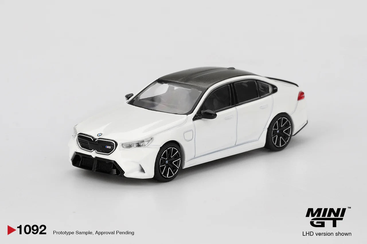 (Preorder) Mini GT 1:64 BMW M5 Alpine White - MGT01092