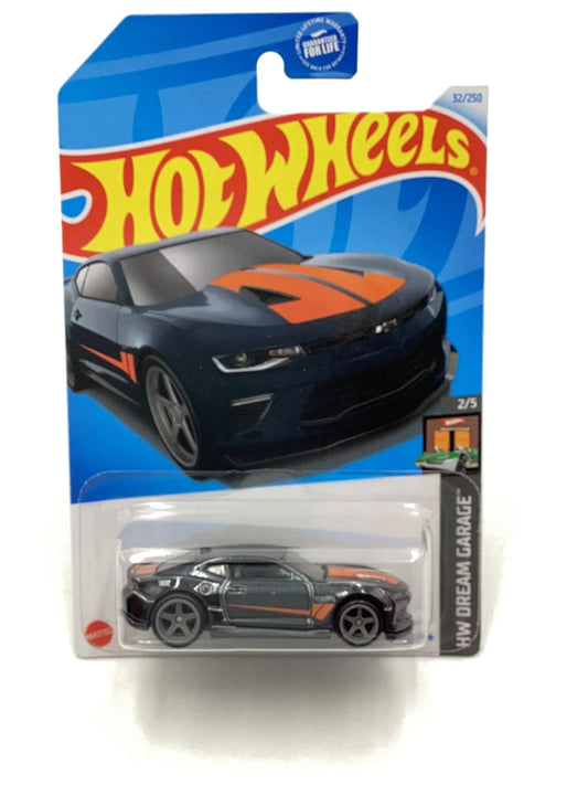 Hot Wheels 18 Camaro SS Super Treasure Hunt